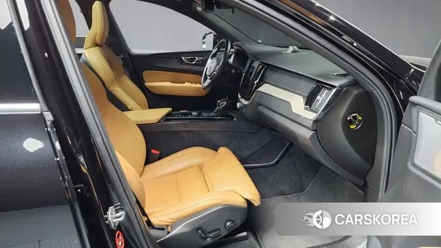 Volvo XC60 second Generation 2020 Черный из Кореи, фото 2