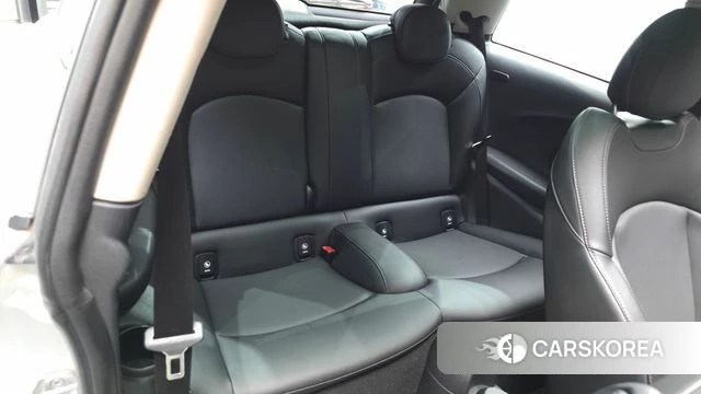 Mini Cooper D 2018 Серебряный из Кореи, фото 2