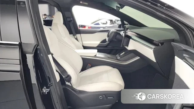 Tesla Model X 2023 Черный из Кореи, фото 2