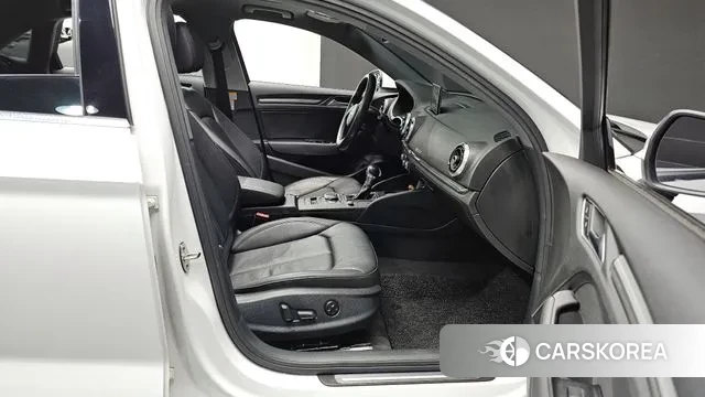 Audi New A3 2018 Белый из Кореи, фото 2