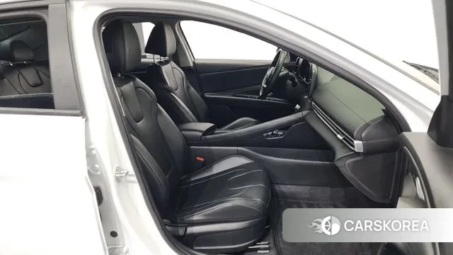 Hyundai Avante Hybrid (CN7) 2022 Белый из Кореи, фото 2