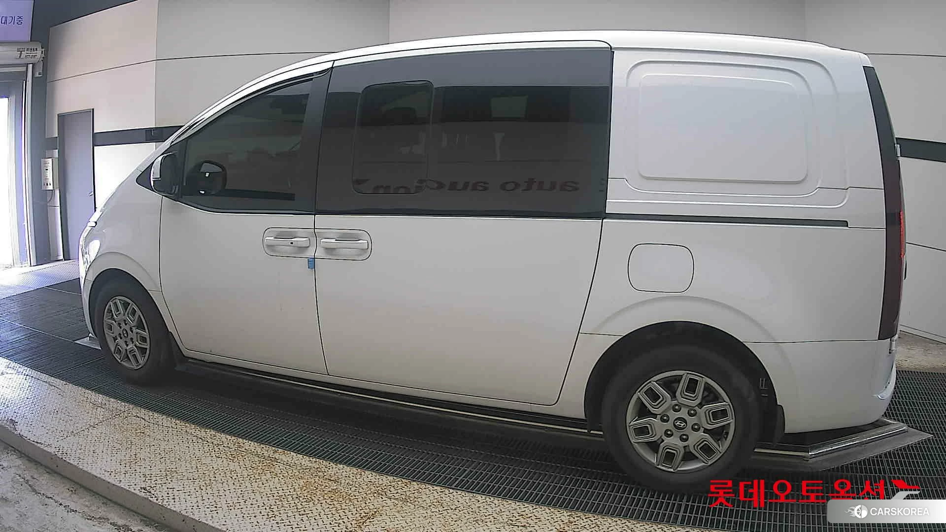 Hyundai Staria Hybrid 2025 Белый из Кореи, фото 2