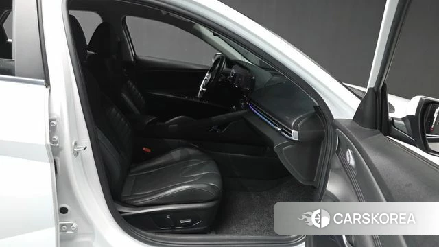Hyundai Avante Hybrid (CN7) 2022 Белый из Кореи, фото 2