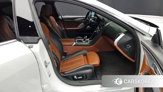 BMW 8 Series (G15) 2020 Белый из Кореи, фото 2