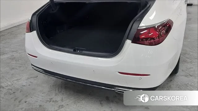 Mercedes-Benz E-Class W214 2025 Белый из Кореи, фото 2