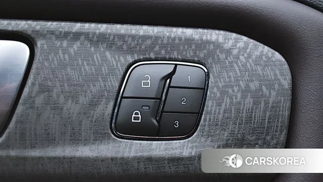 Ford Explorer 6th Generation 2025 Черный из Кореи, фото 2