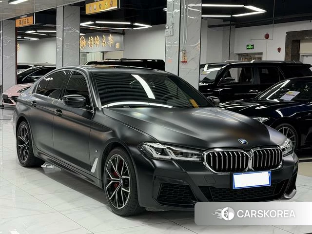 BMW 5 series (imported) 2022 Черный из Китая, фото 2