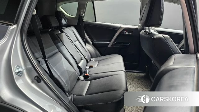Toyota RAV4 2018 Серебряный из Кореи, фото 2