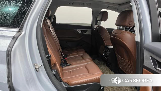 Audi Q7 (4M) 2019 Серебряный из Кореи, фото 2