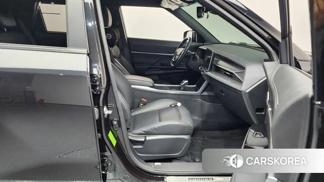 Ssangyong Torres 2022 Черный из Кореи, фото 2