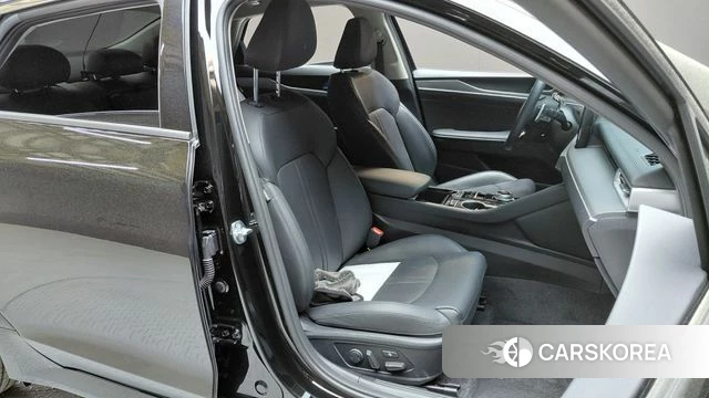 Kia K5 3rd generation 2023 Черный из Кореи, фото 2