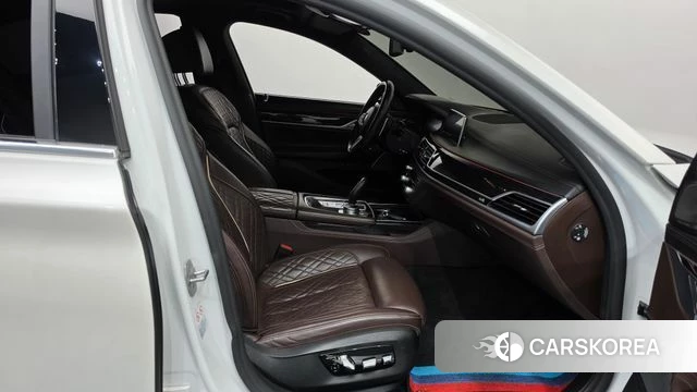 BMW 7 Series (G11) 2021 Белый из Кореи, фото 2