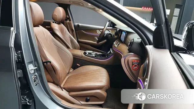 Mercedes-Benz E-Class W213 2018 Серый из Кореи, фото 2