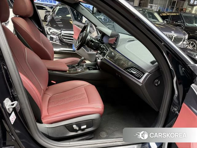 BMW 5 series 2022 Черный из Китая, фото 2