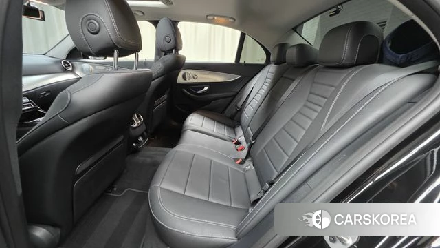Mercedes-Benz E-Class W213 2019 Черный из Кореи, фото 2