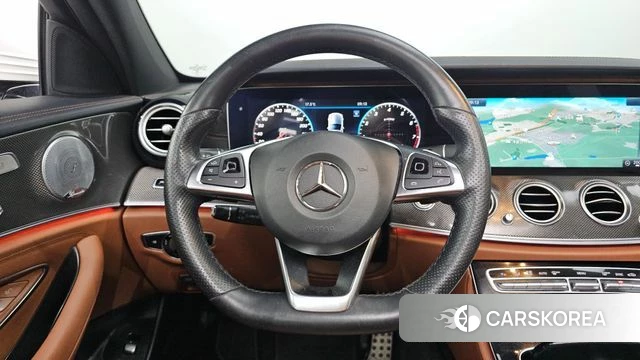 Mercedes-Benz E-Class W213 2018 Белый из Кореи, фото 2
