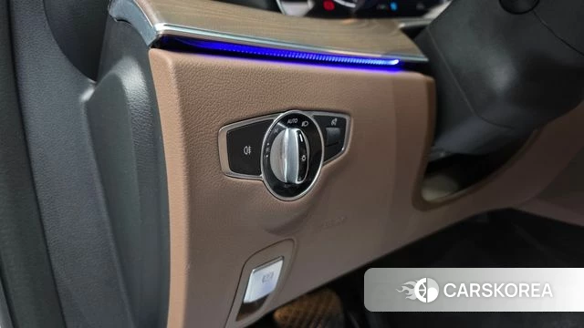 Mercedes-Benz E-Class W213 2021 Белый из Кореи, фото 2