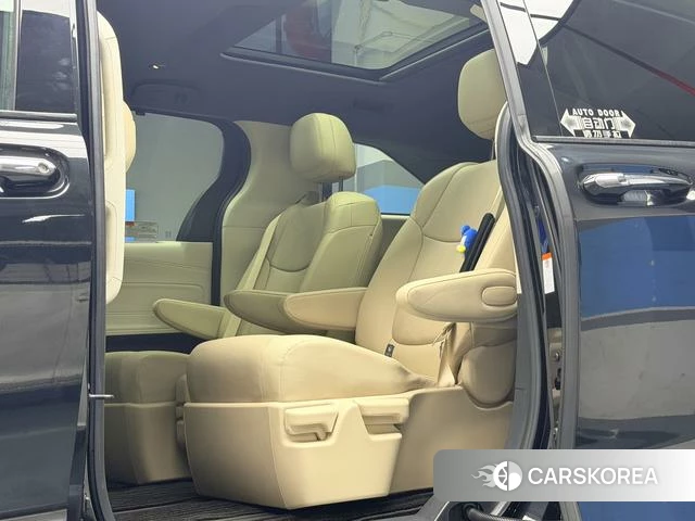 Toyota Grevia 2023 Черный из Китая, фото 2