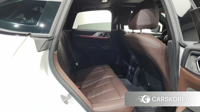 BMW 4 Series (G22) 2021 Белый из Кореи, фото 2