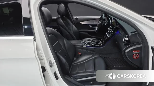 Mercedes-Benz C-Class W205 2020 Белый из Кореи, фото 2