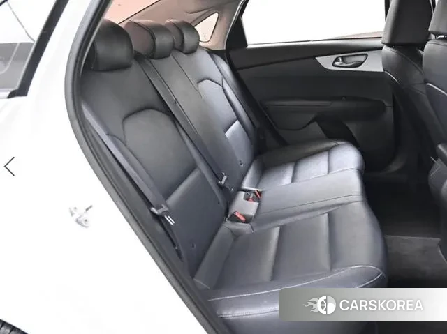 Kia The New K3 2nd generation 2021 Белый из Кореи, фото 2