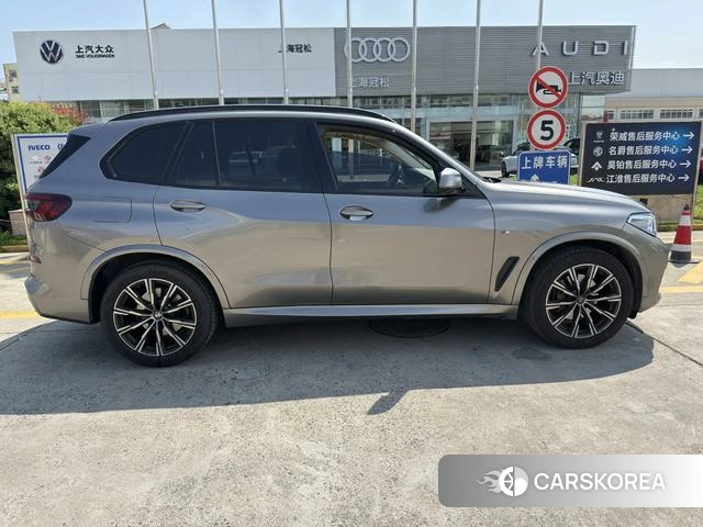 BMW X5 (imported) 2022 Серебристо-серый из Китая, фото 2