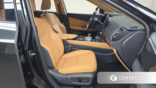 Lexus NX450h + 2nd generation 2025 Серый из Кореи, фото 2