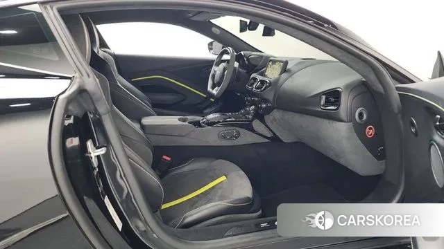 Aston Martin Vantage 2nd Generation 2022 Черный из Кореи, фото 2