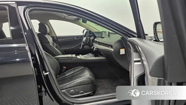 Genesis Electrified G80 (RG3) 2022 Черный из Кореи, фото 2