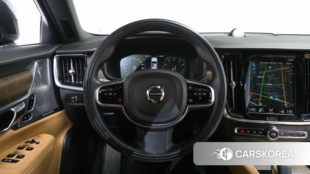 Volvo V90 Cross-Country 2020 Черный из Кореи, фото 2