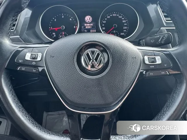 Volkswagen Tiguan second Generation 2020 Белый из Кореи, фото 2