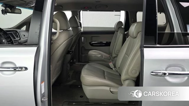 Kia The New Carnival 2018 Серебряный из Кореи, фото 2
