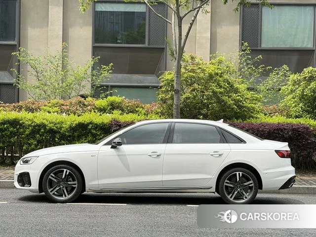 Audi A4L 2022 Белый из Китая, фото 2