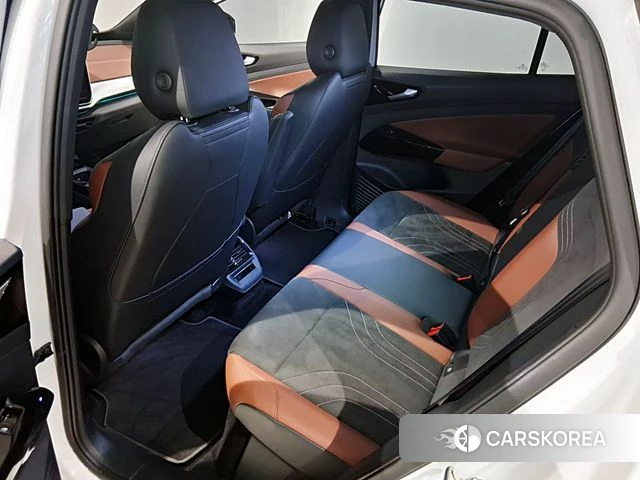 Volkswagen ID.4 2024 Белый из Кореи, фото 2