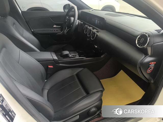 Mercedes-Benz Class A 2021 Белый из Китая, фото 2