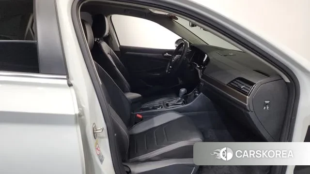 Volkswagen 7th Generation of Jetta 2021 Белый из Кореи, фото 2