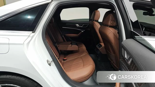 Audi A6 (C8) 2023 Белый из Кореи, фото 2