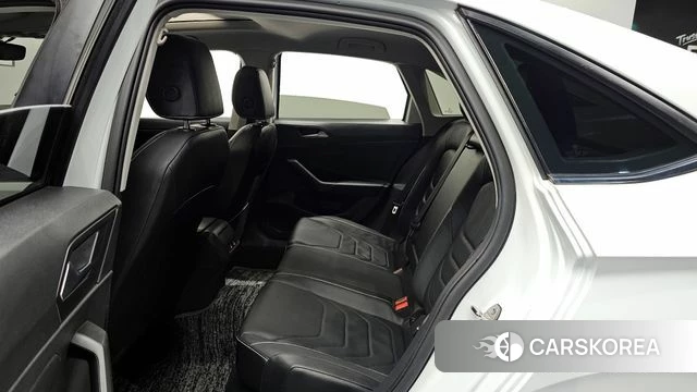 Volkswagen 7th Generation of Jetta 2023 Белый из Кореи, фото 2