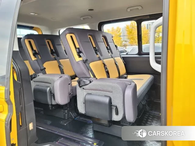 Hyundai Staria 2025 Желтый из Кореи, фото 2