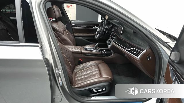 BMW 7 Series (G11) 2021 Серый из Кореи, фото 2