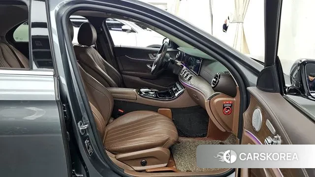 Mercedes-Benz E-Class W213 2018 Серый из Кореи, фото 2