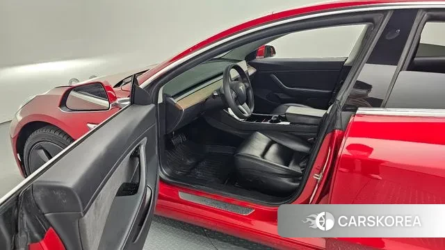 Tesla Model 3 2020 Красный из Кореи, фото 2