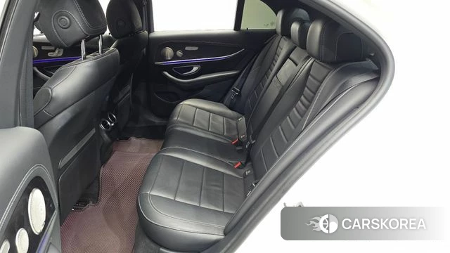 Mercedes-Benz E-Class W213 2023 Белый из Кореи, фото 2