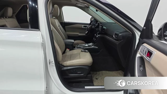 Ford Explorer 6th Generation 2021 Белый из Кореи, фото 2