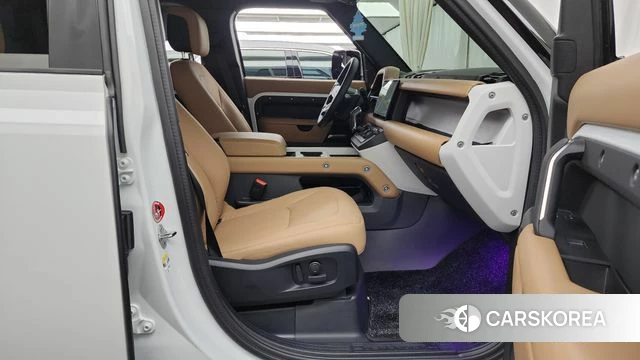 Land Rover Defender (L663) 2025 Белый из Кореи, фото 2