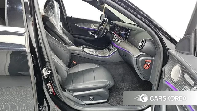 Mercedes-Benz E-Class W213 2021 Черный из Кореи, фото 2