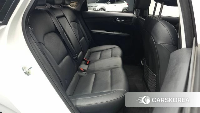 Kia The New K3 2nd generation 2022 Белый из Кореи, фото 2