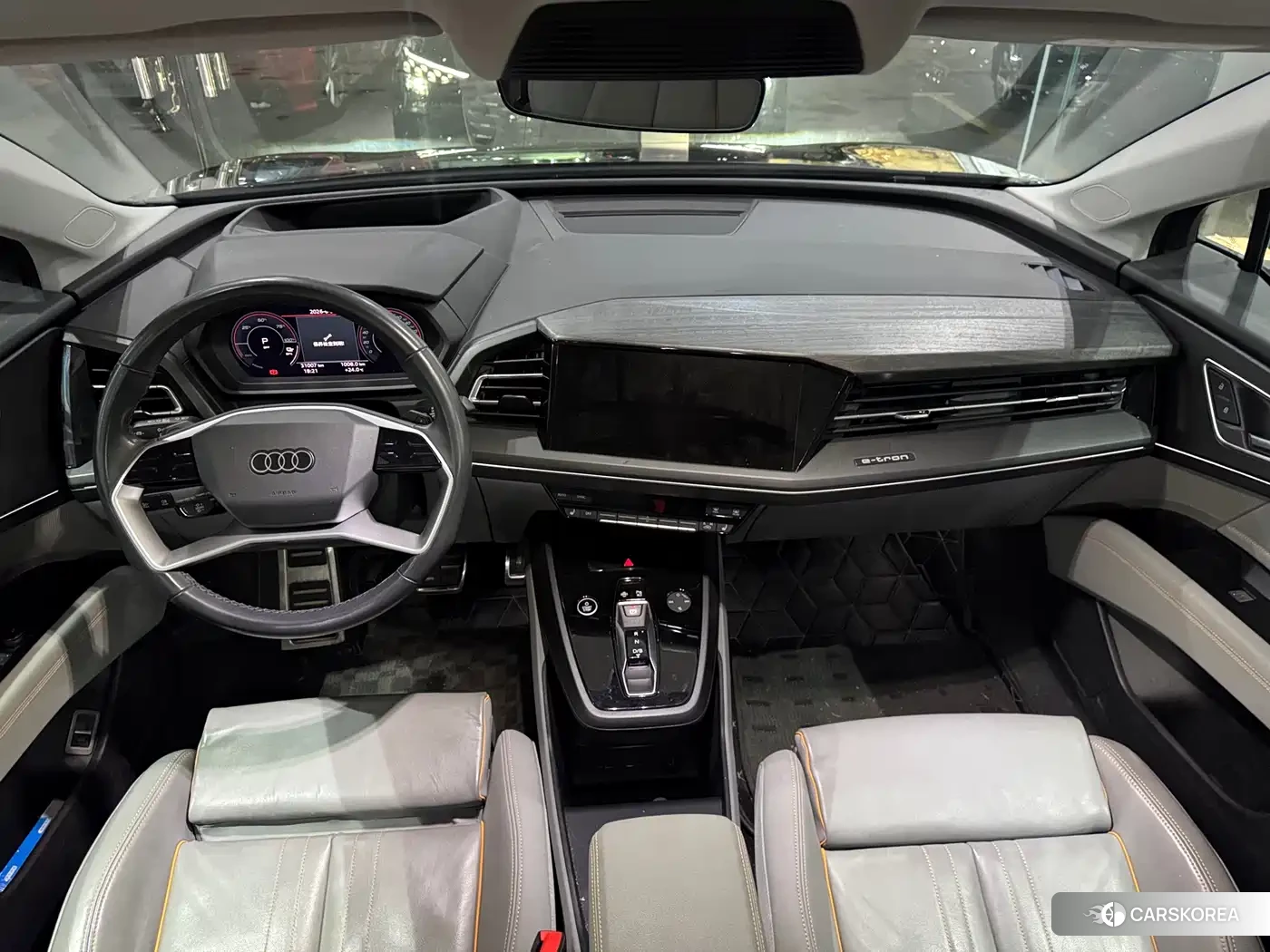 Audi Q5 e-tron 2024 Черный из Китая, фото 2