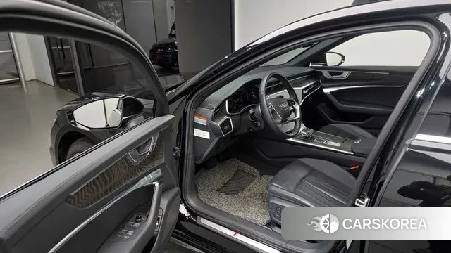 Audi A6 (C8) 2023 Черный из Кореи, фото 2