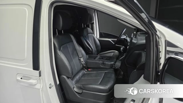 Hyundai Staria 2021 Белый из Кореи, фото 2